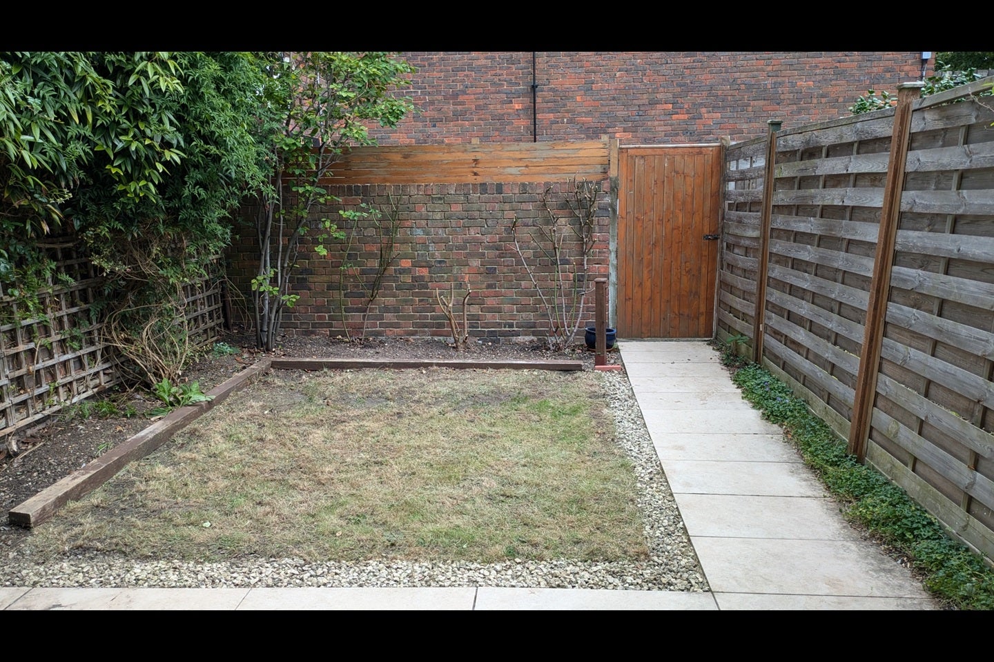 Room Chatham Road in Greater London