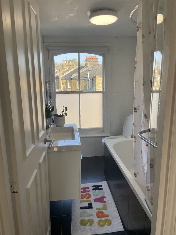 Room Chelsham Road in Greater London