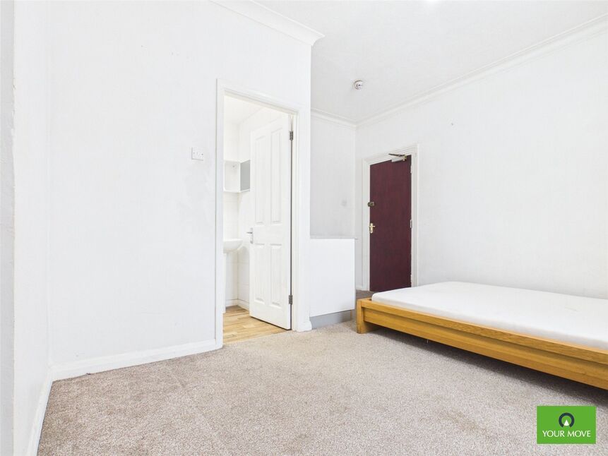 Room Eastern Road in Greater London