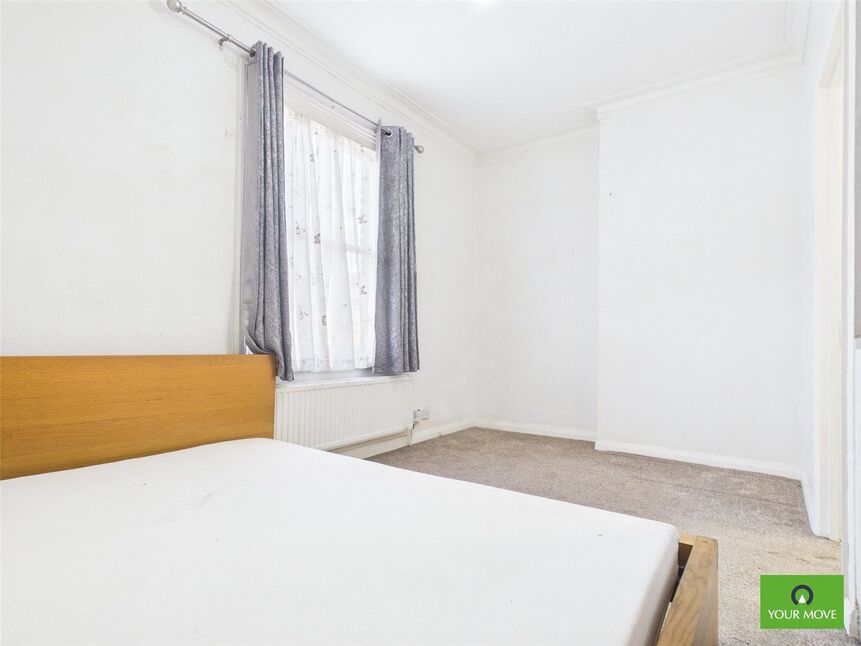 Room Eastern Road in Greater London