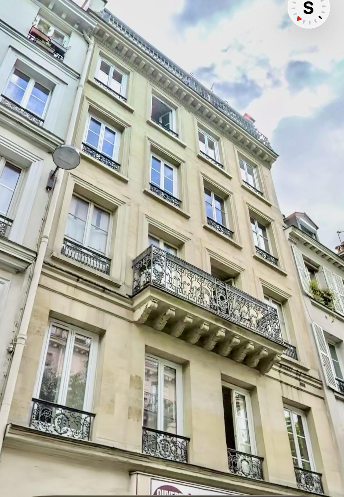 Flat Rue Marguerite de Rochechouart in Paris