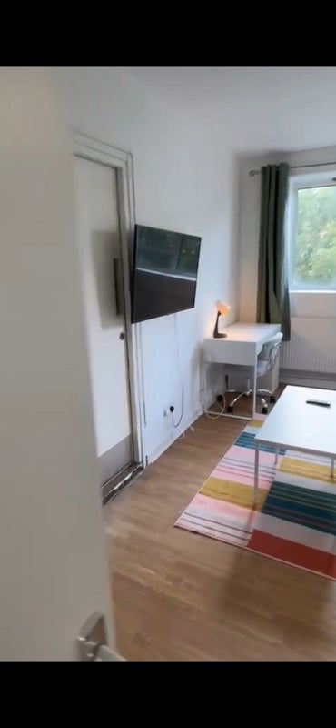 Room Robert Street in Greater London