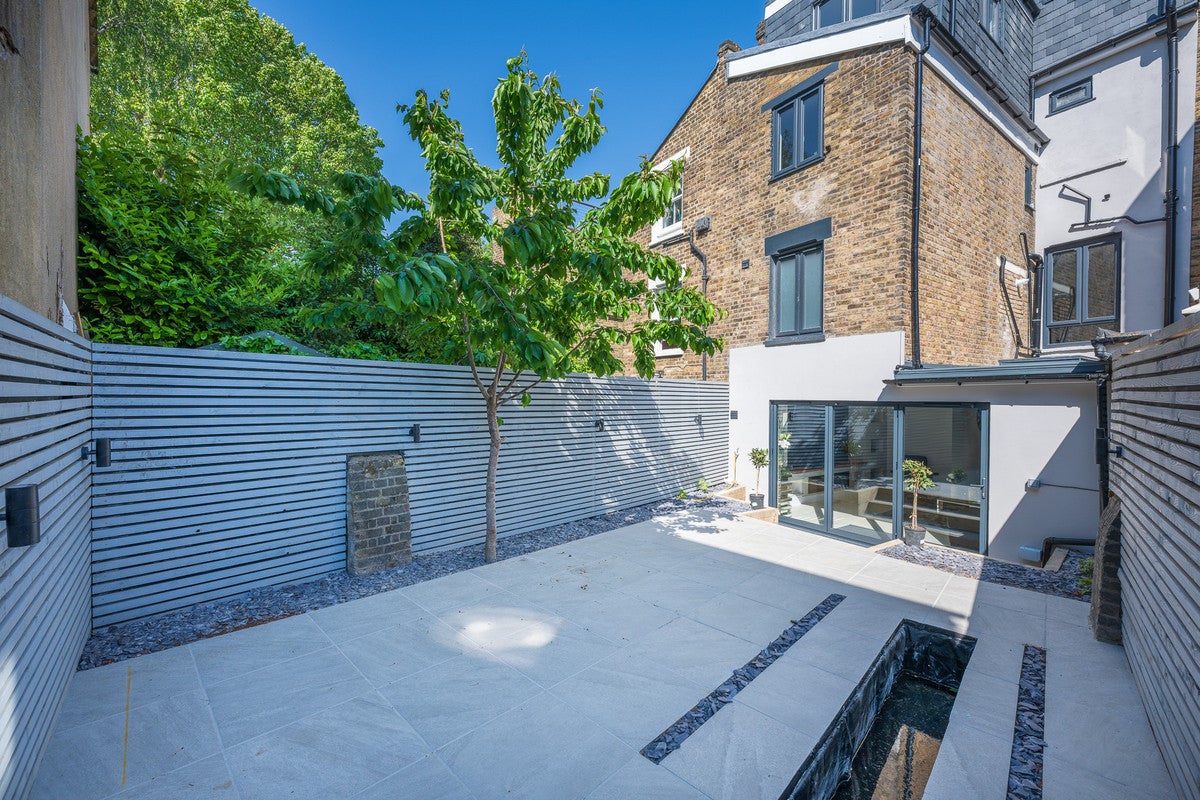 House Grayling Road in Greater London