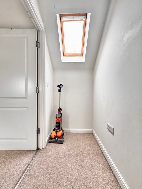 Room Oldham Road in Manchester