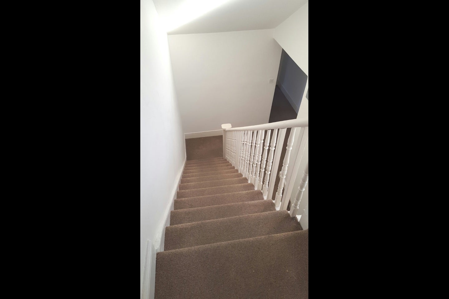 Flat Ferme Park Road in Greater London