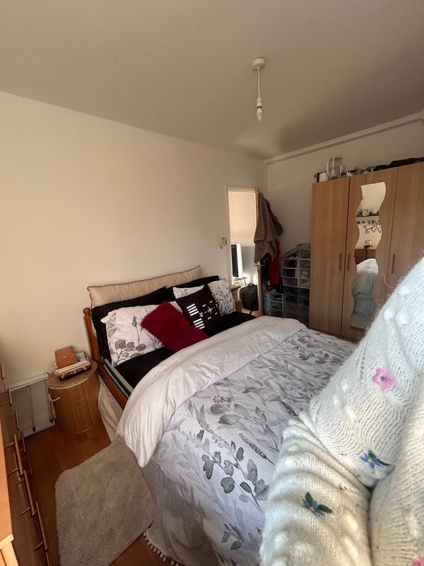 Room Hampson Way in Greater London