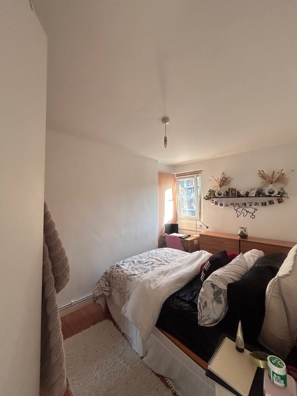 Room Hampson Way in Greater London