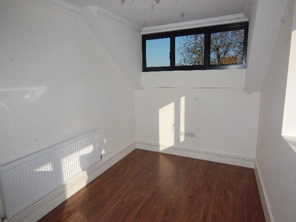 Flat Hatfield Road in St Albans