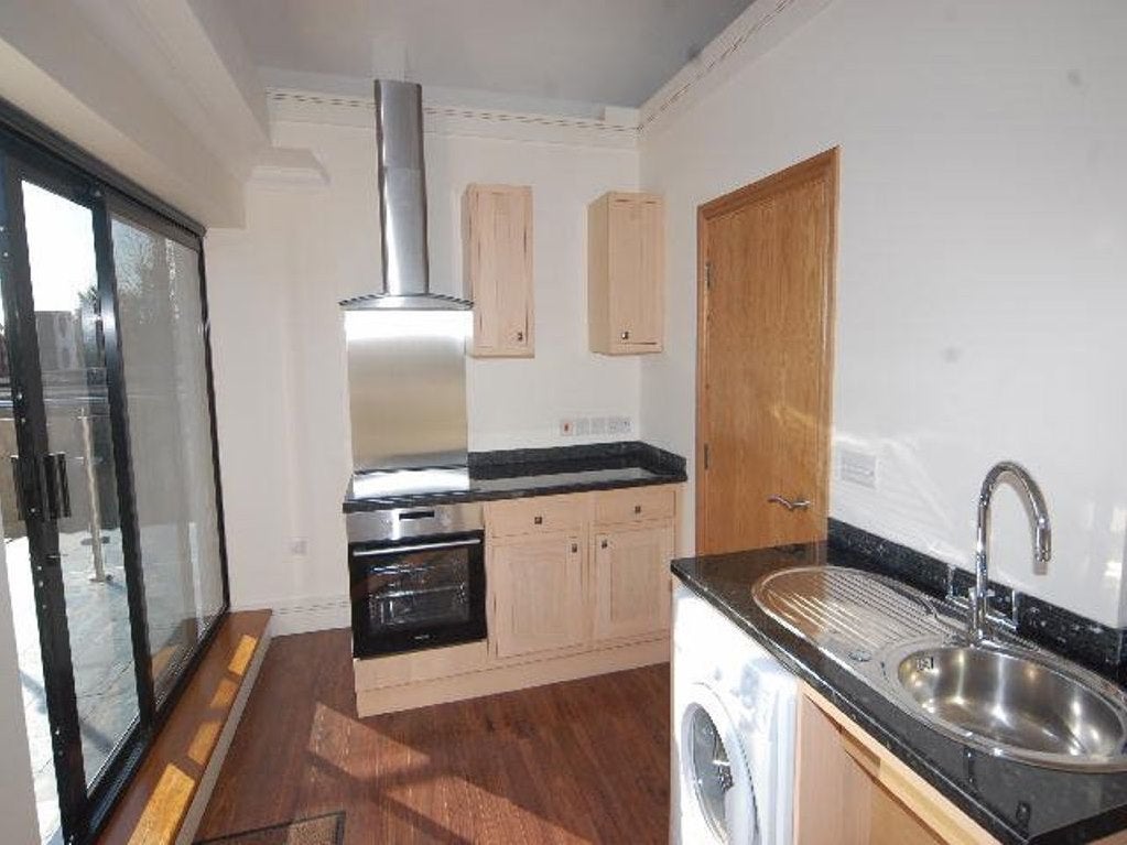 Flat Hatfield Road in St Albans