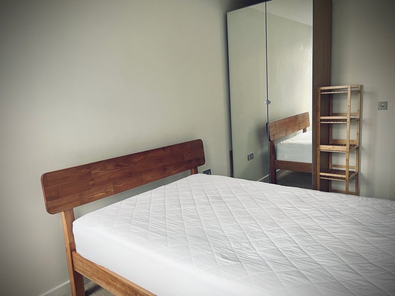 Room Balmes Road in Greater London