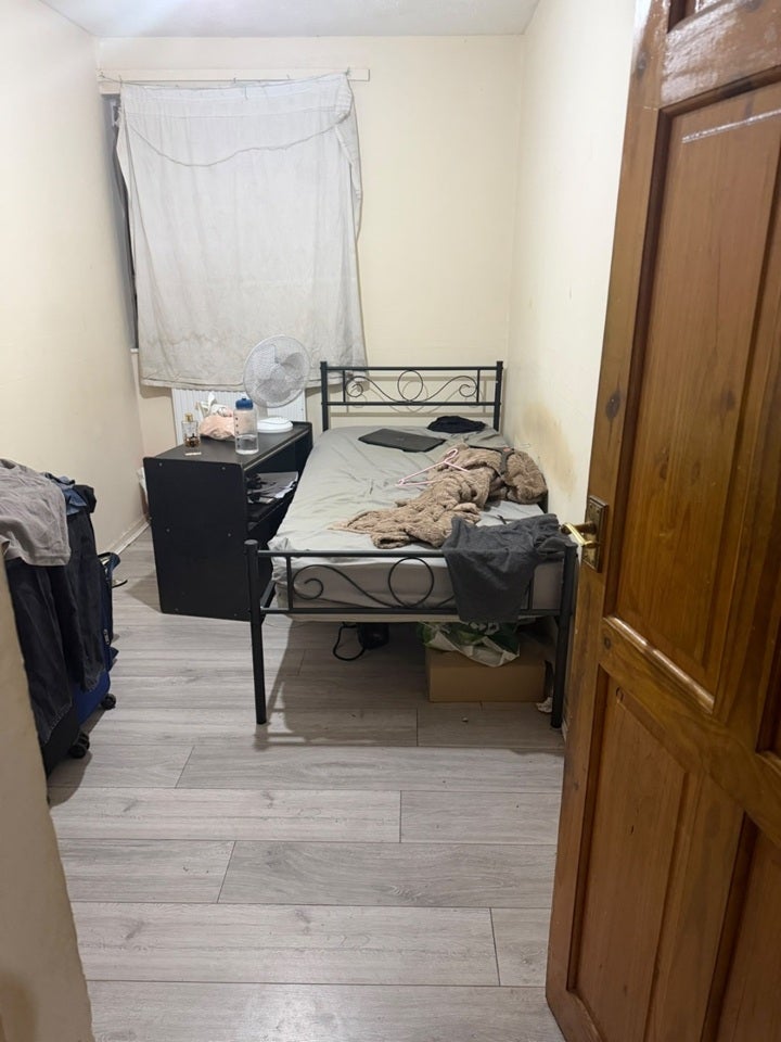 Room Cowbridge Lane in Greater London