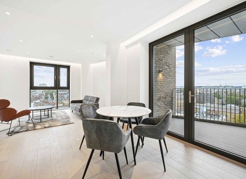 Flat Phoenix Place in Greater London