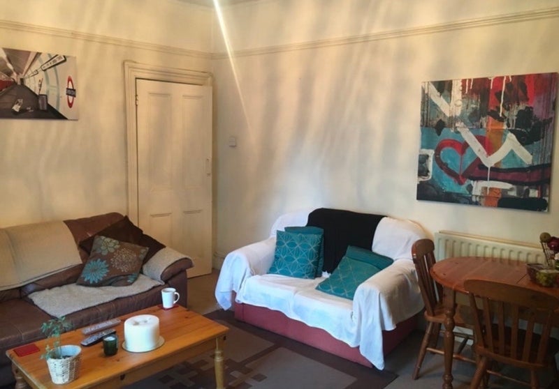 Room Chiswick High Road in Greater London