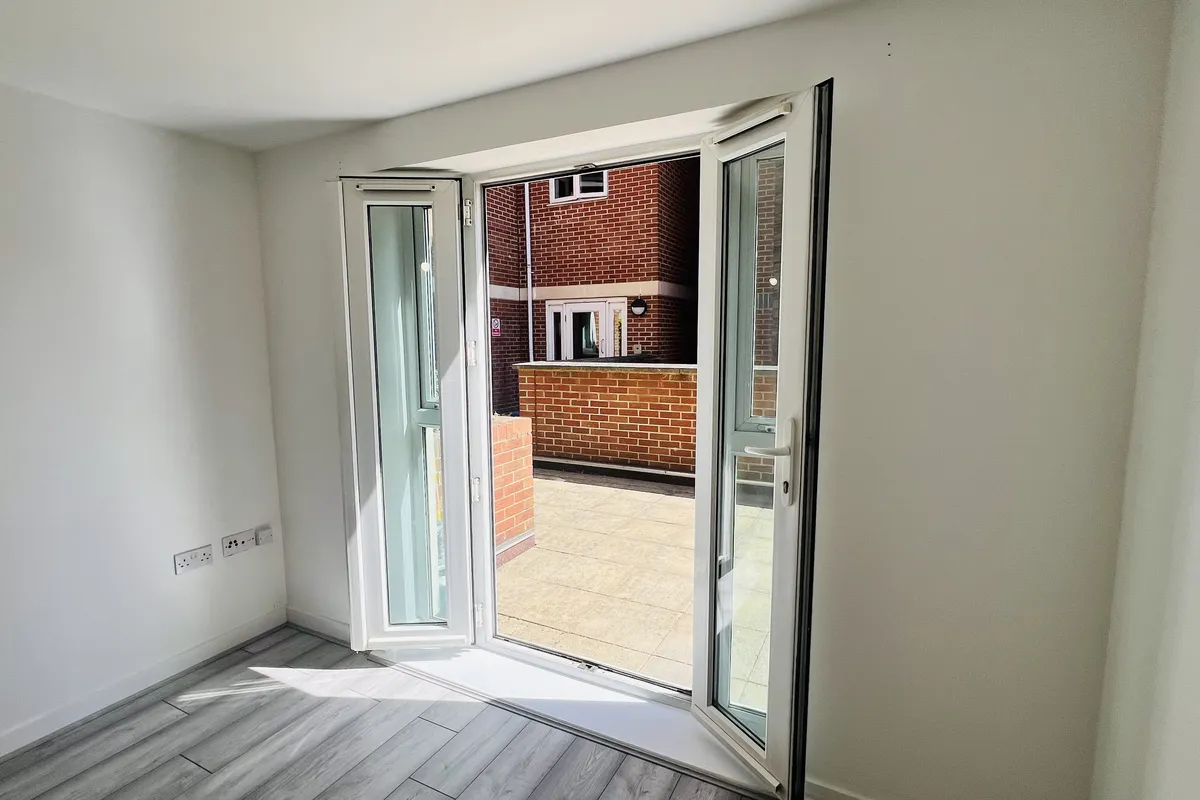 Flat Grenfell Road in Maidenhead