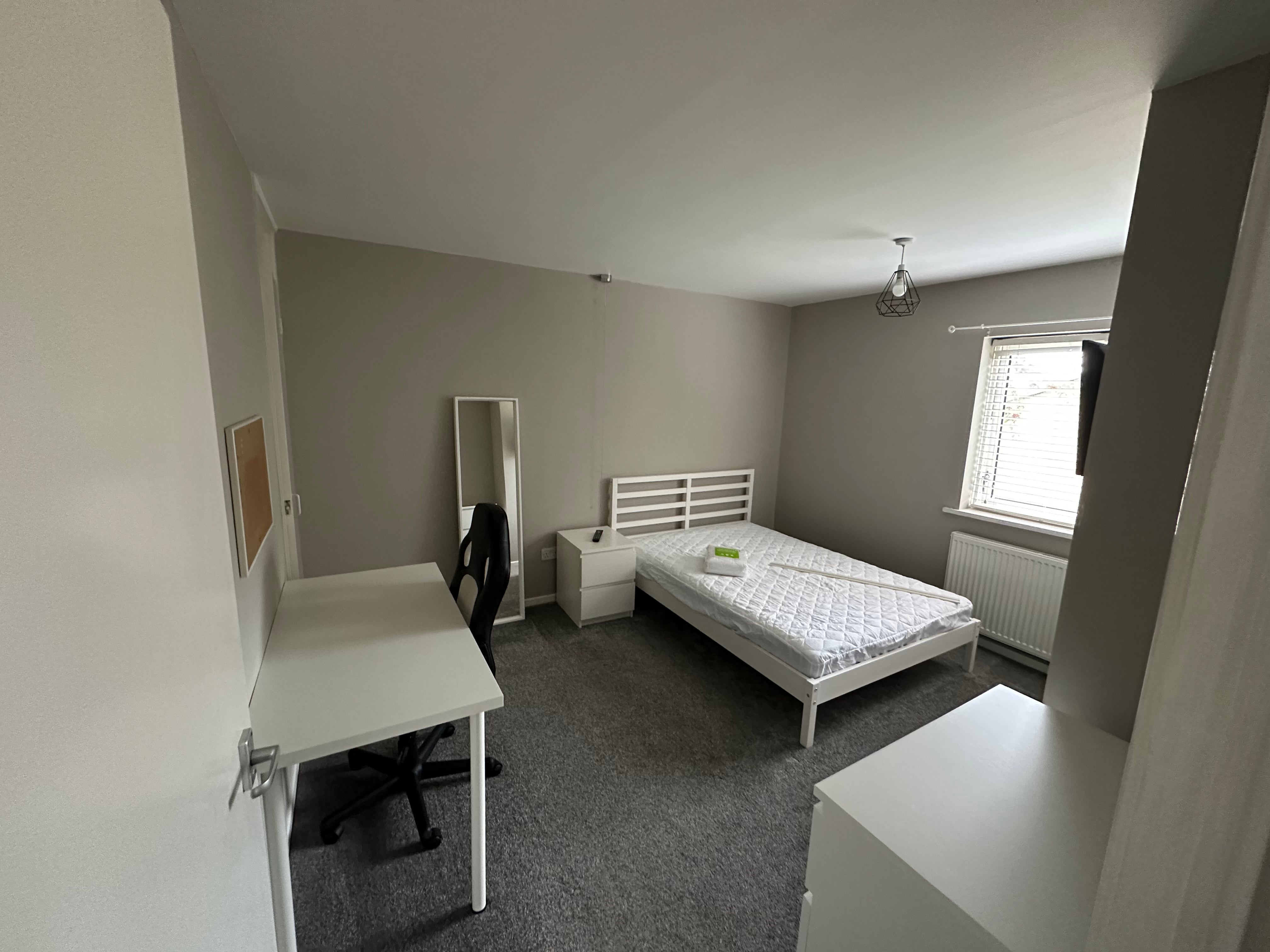 Flat Metchley Drive in Birmingham
