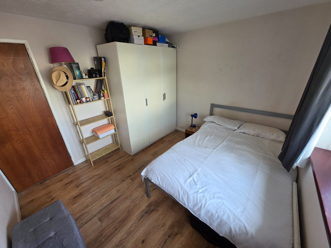 Room Friars Rookery in Crawley