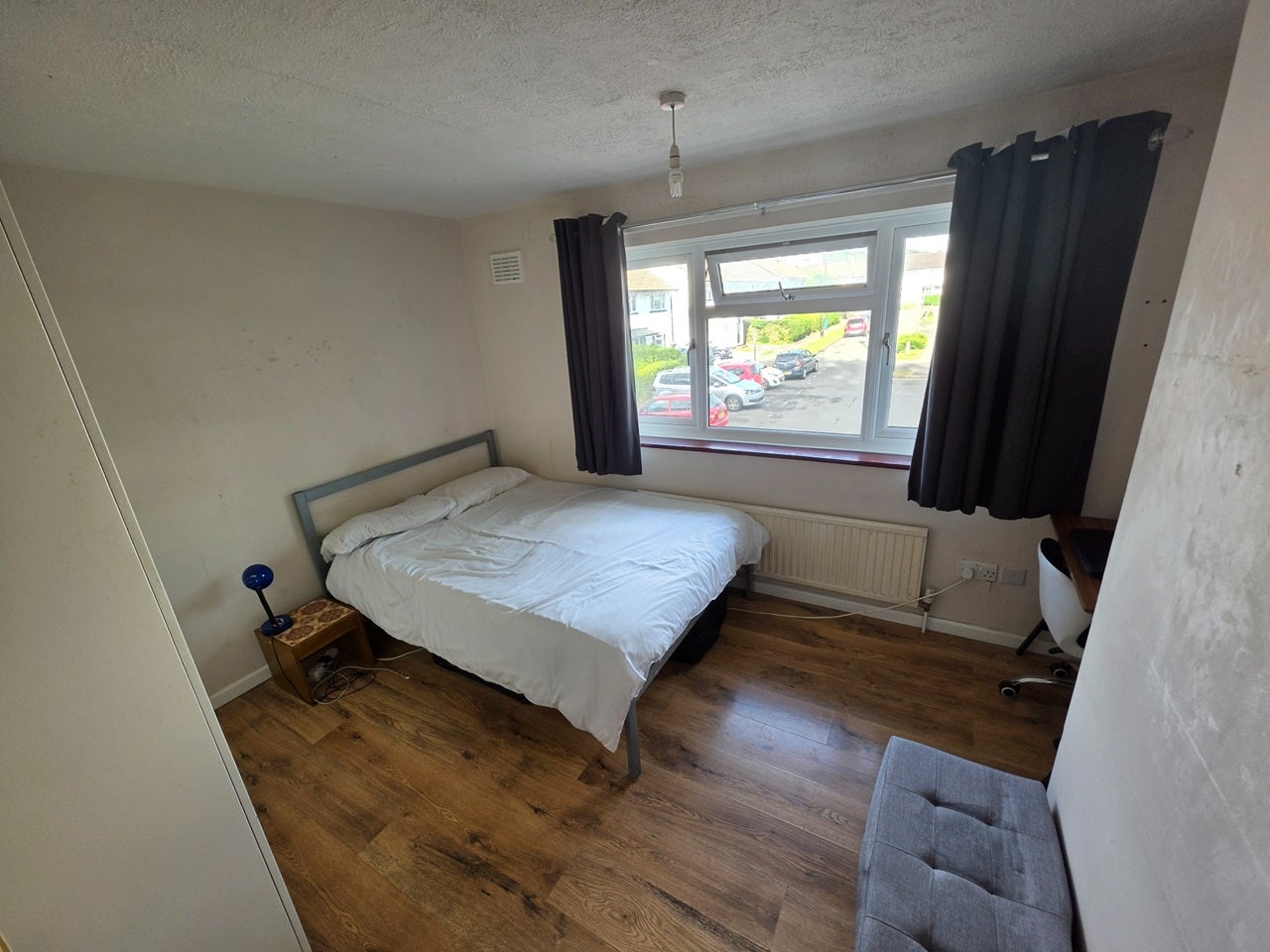 Room Friars Rookery in Crawley