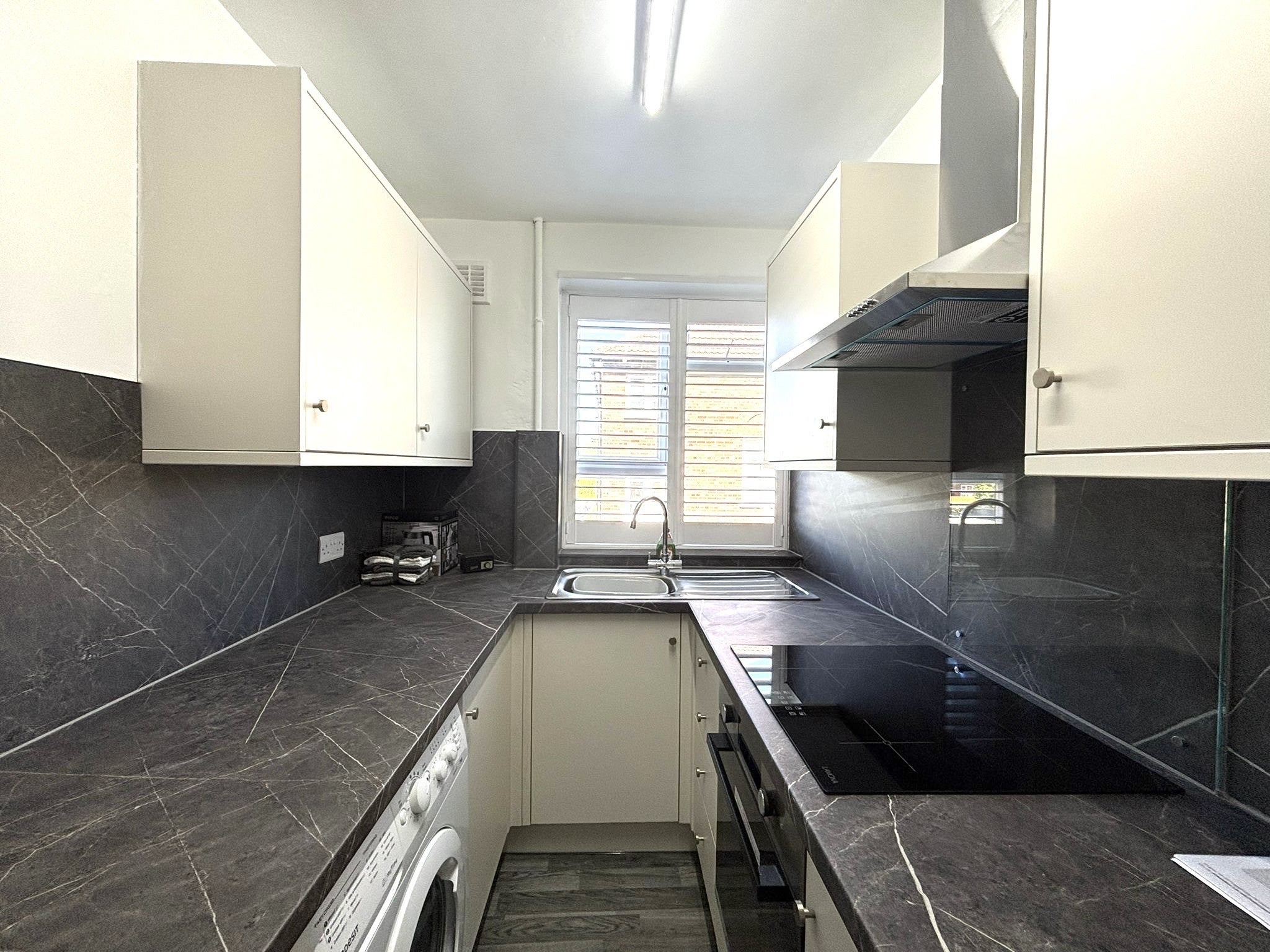 Flat Phoenix Court in Newbury
