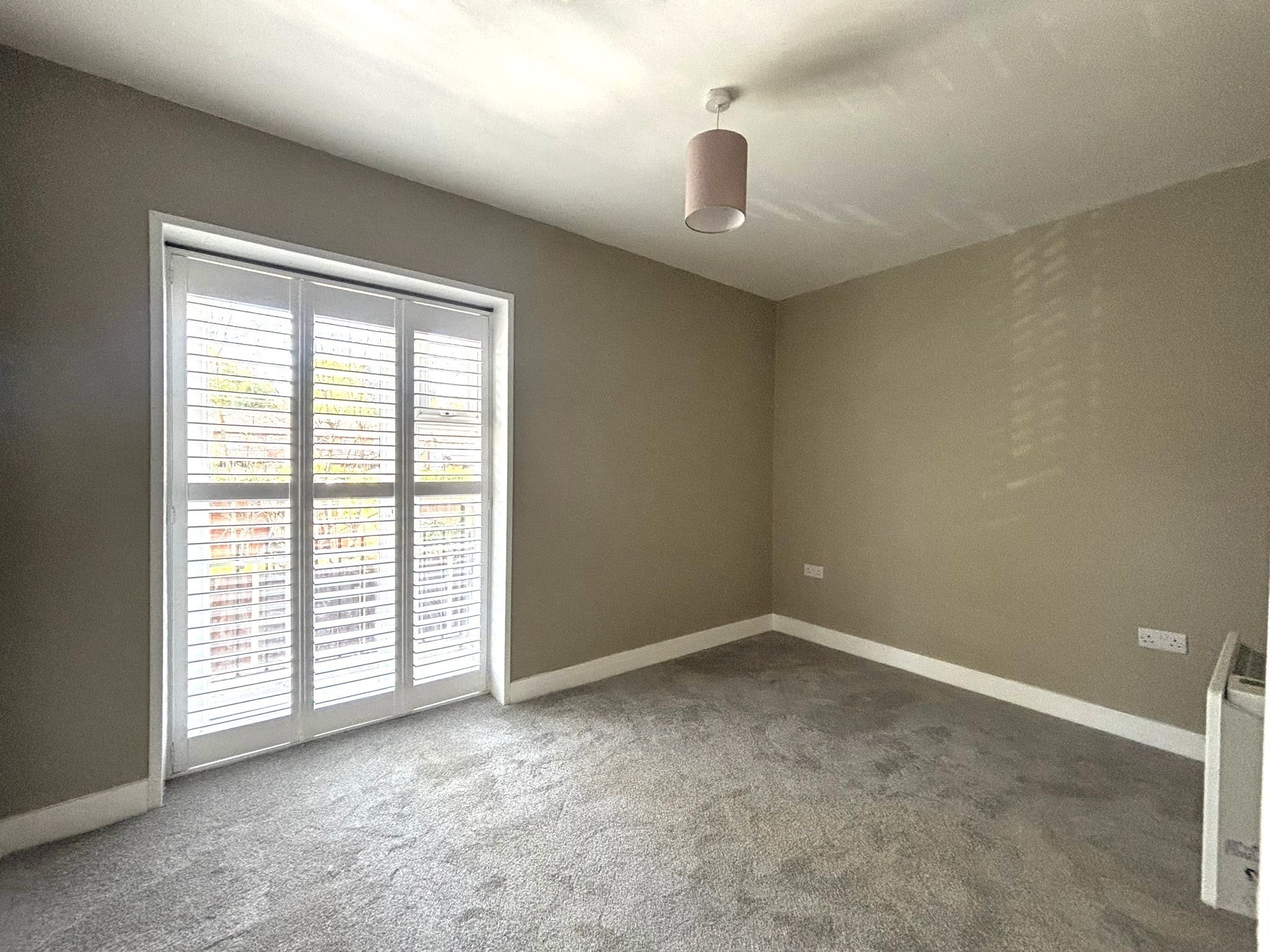 Flat Phoenix Court in Newbury