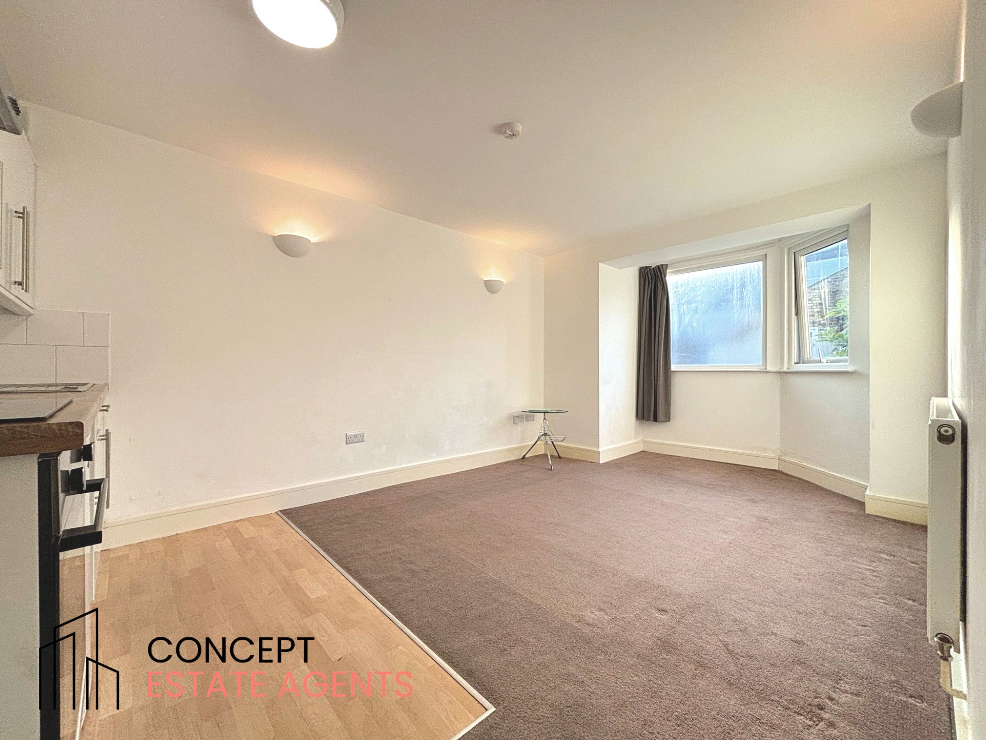 Flat Charlmont Road in Greater London