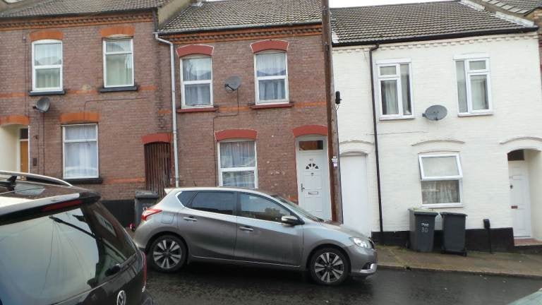 House Cambridge Street in Luton