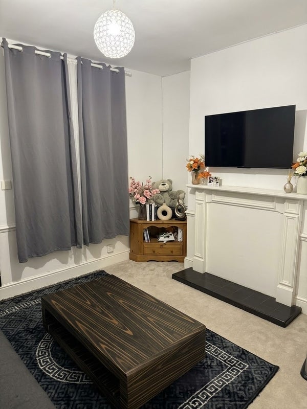 Room Dundonald Road in Chesterfield