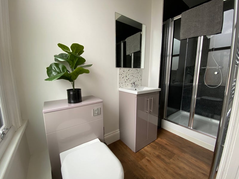 Room Percival Road in Birmingham