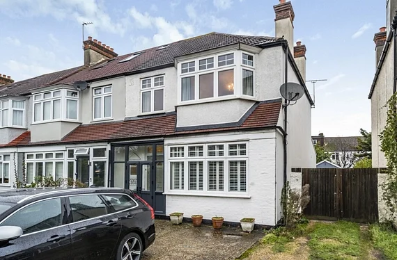 House Grand Drive in Greater London