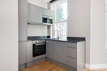 Flat Dewhurst Road in Greater London