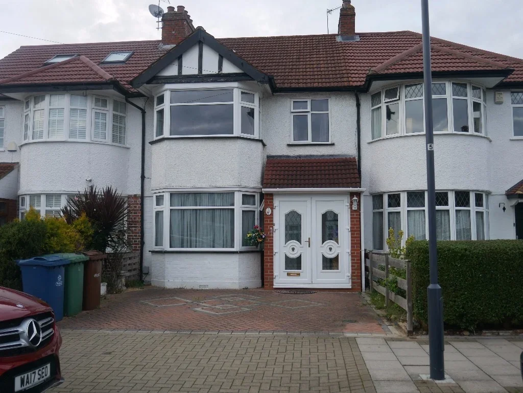 House Wimborne Drive in Greater London