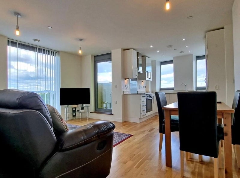 Room High Road in Greater London