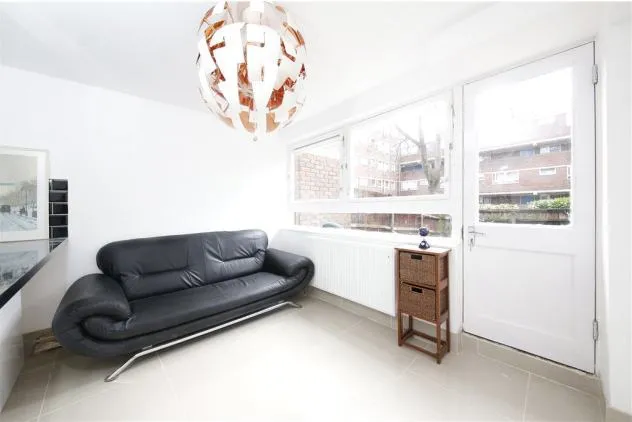 Room Stranraer Way in Greater London