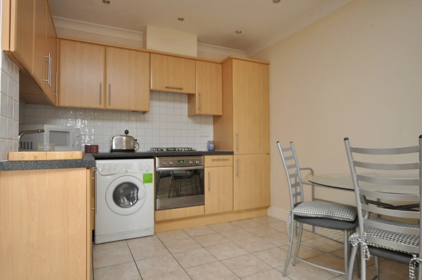 Flat Raven Row in Greater London