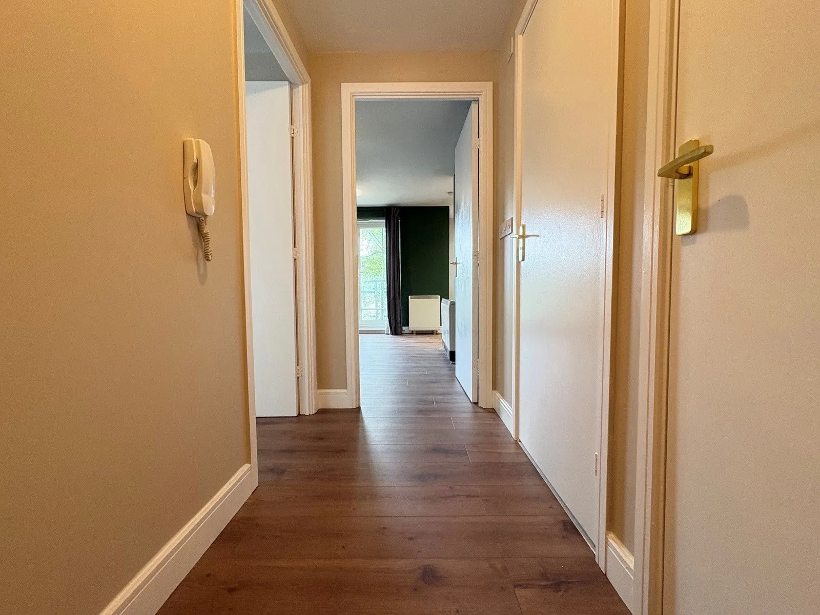 Flat Kirkdale Road in Greater London