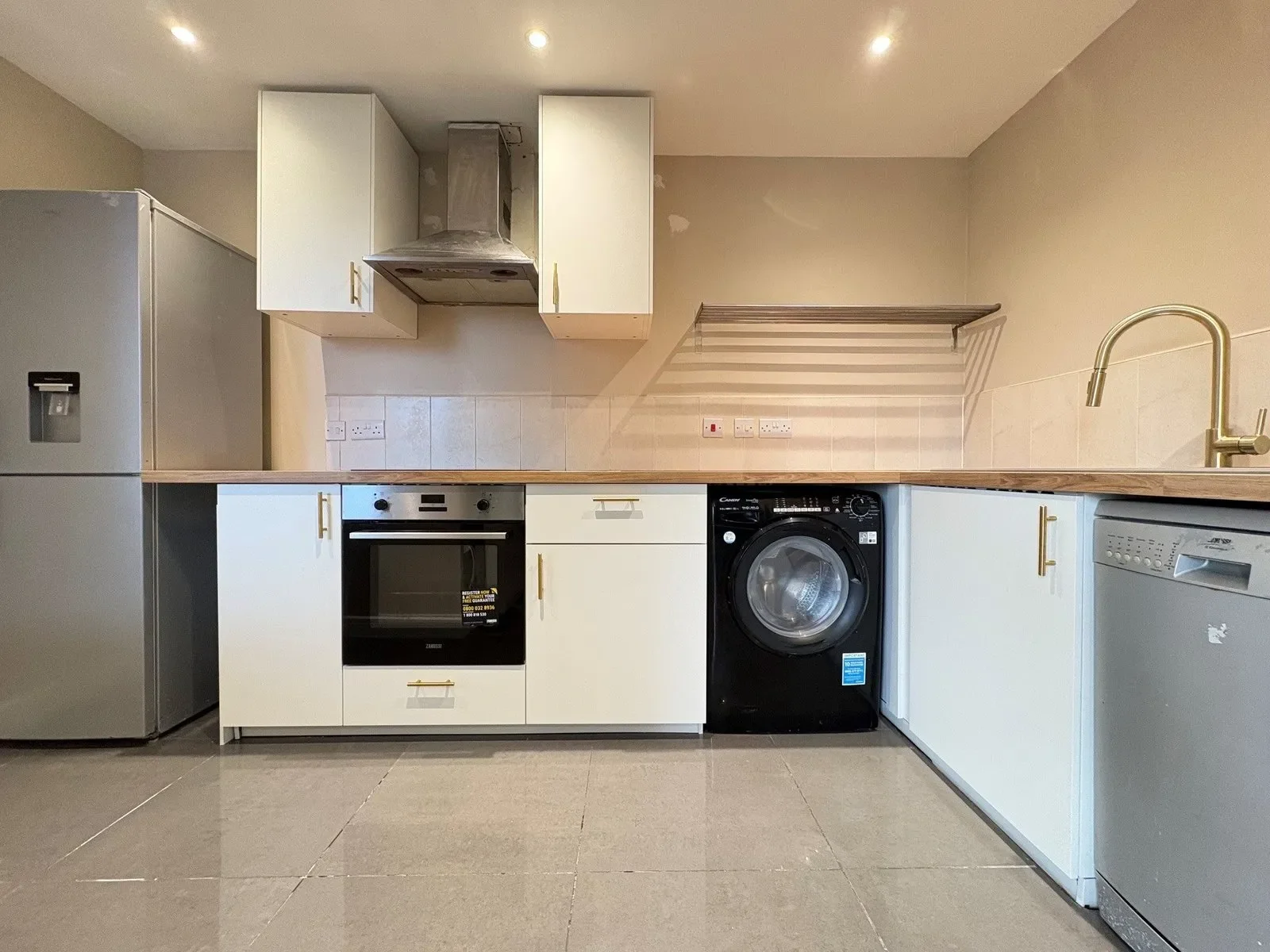 Flat Kirkdale Road in Greater London