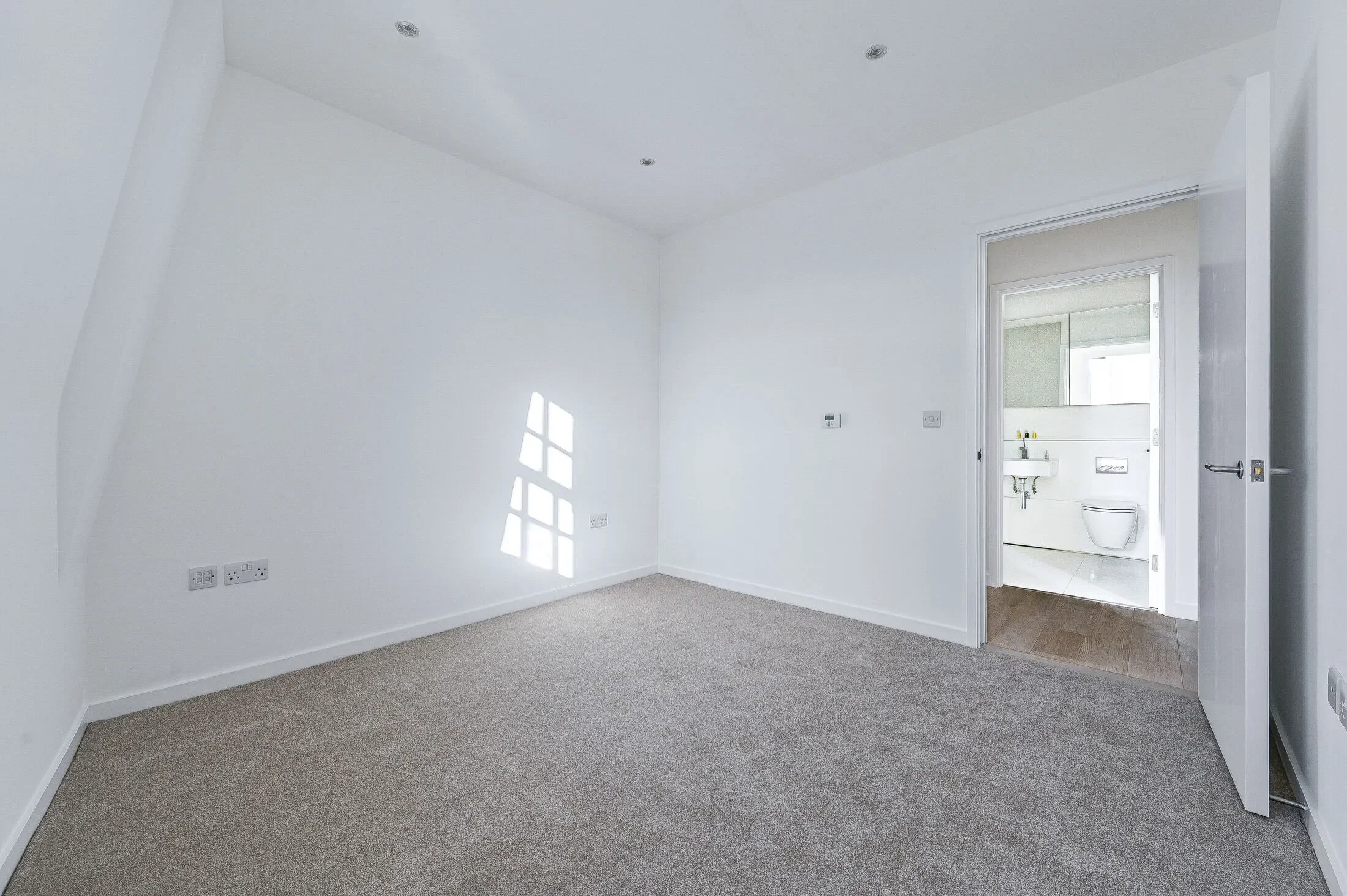 Flat Grafton Square in Greater London