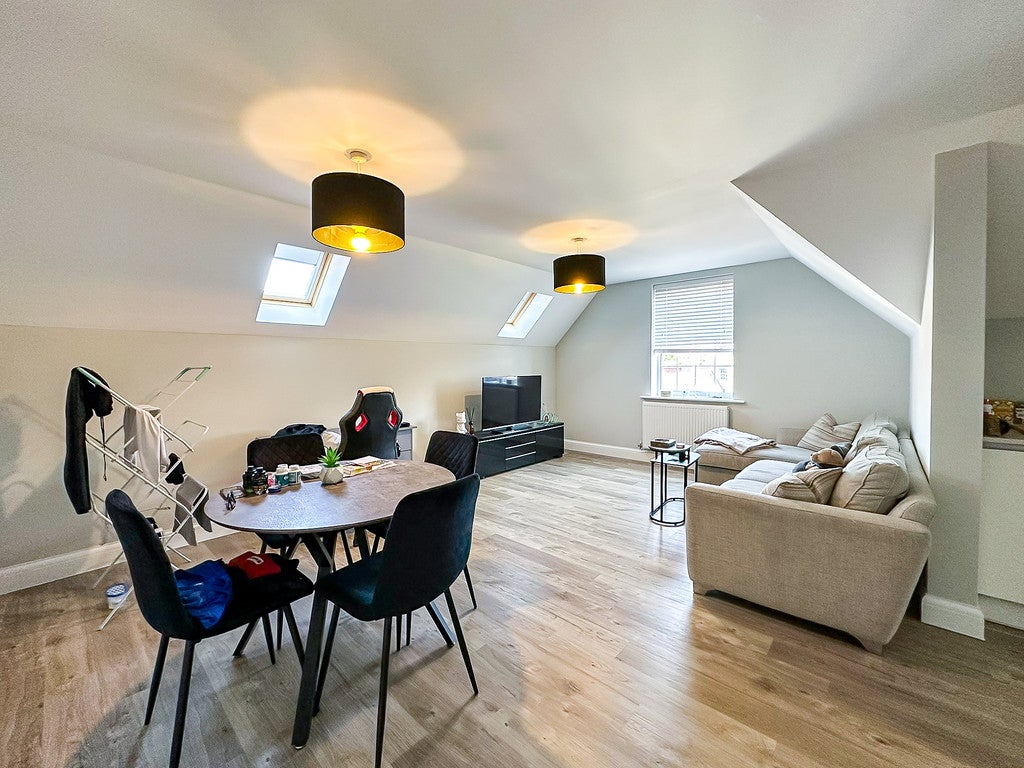 Flat Central Avenue in Huntingdonshire
