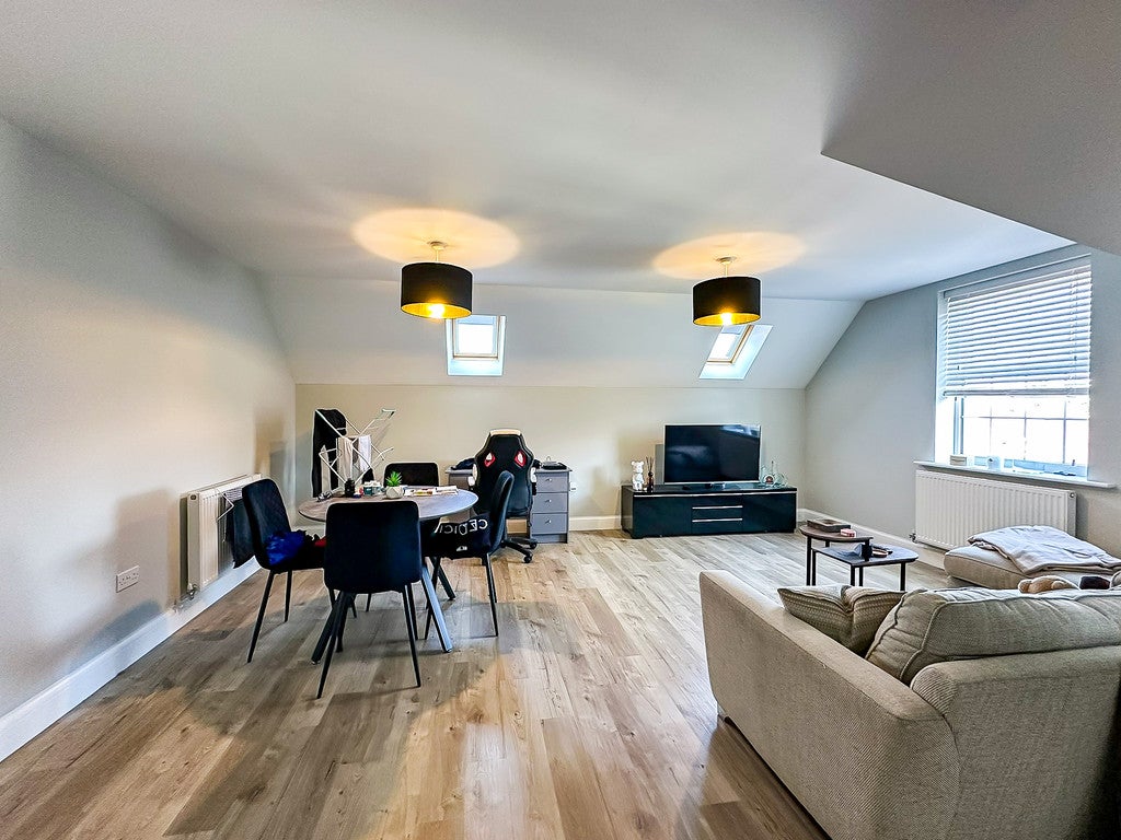 Flat Central Avenue in Huntingdonshire