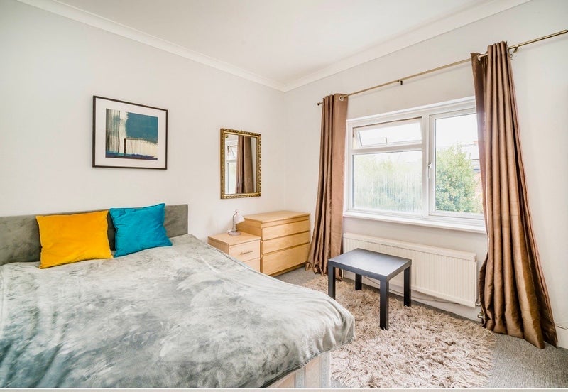 Room Windmill Road in Greater London