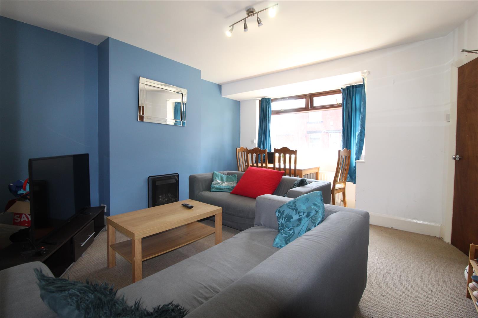 Room Vicarage Terrace in Leeds