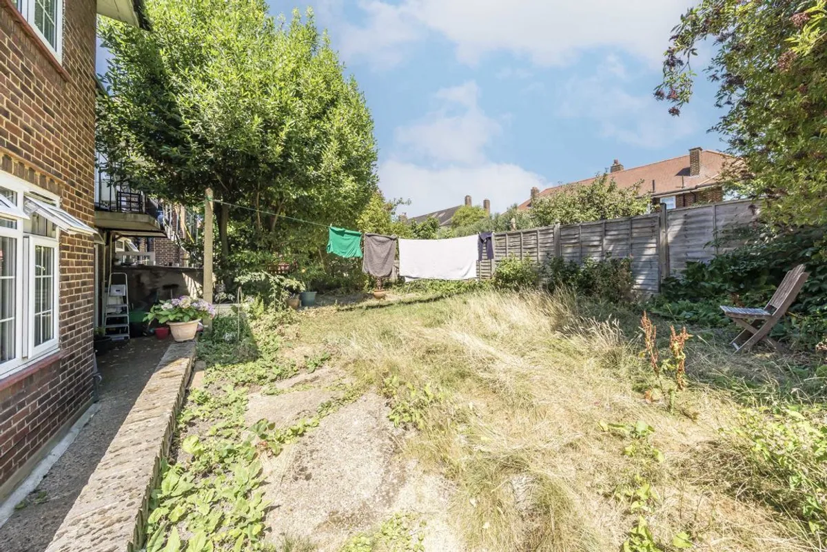 Flat Godley Road in Greater London