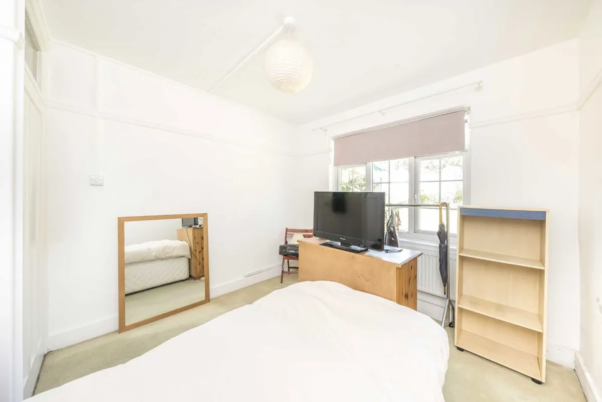 Flat Godley Road in Greater London