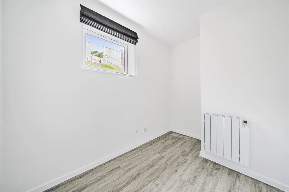 Flat Kinnerton Way in Exeter