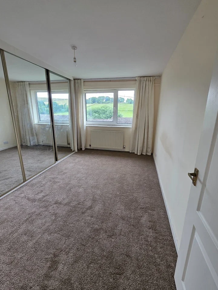 Flat Carperley Crescent in Bradford