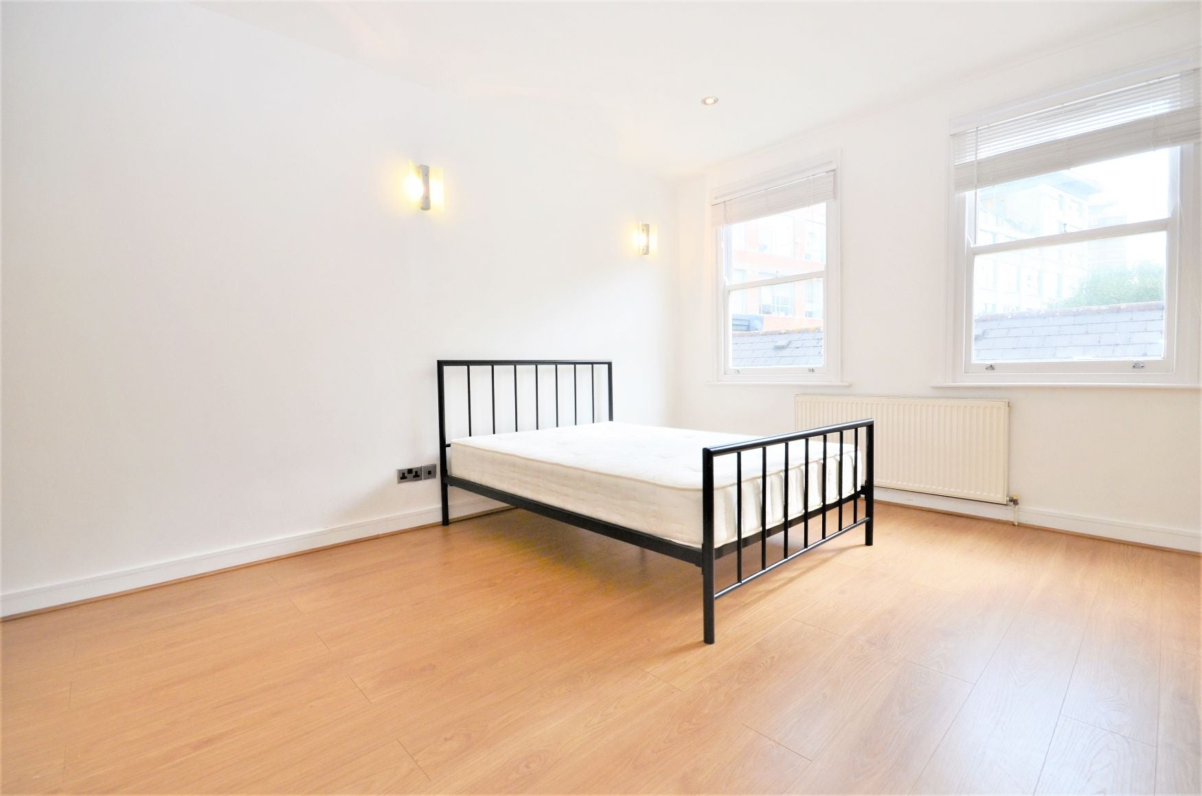 Flat Frampton Street in City of Westminster