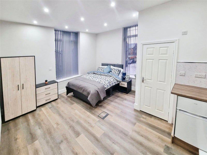 Room Spring Gardens Lane in Bradford