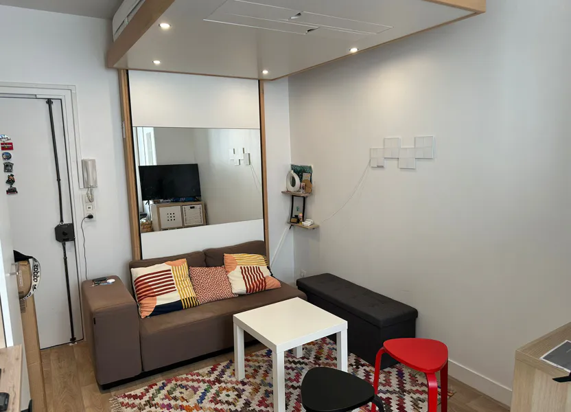 Room Rue Traversière in Paris