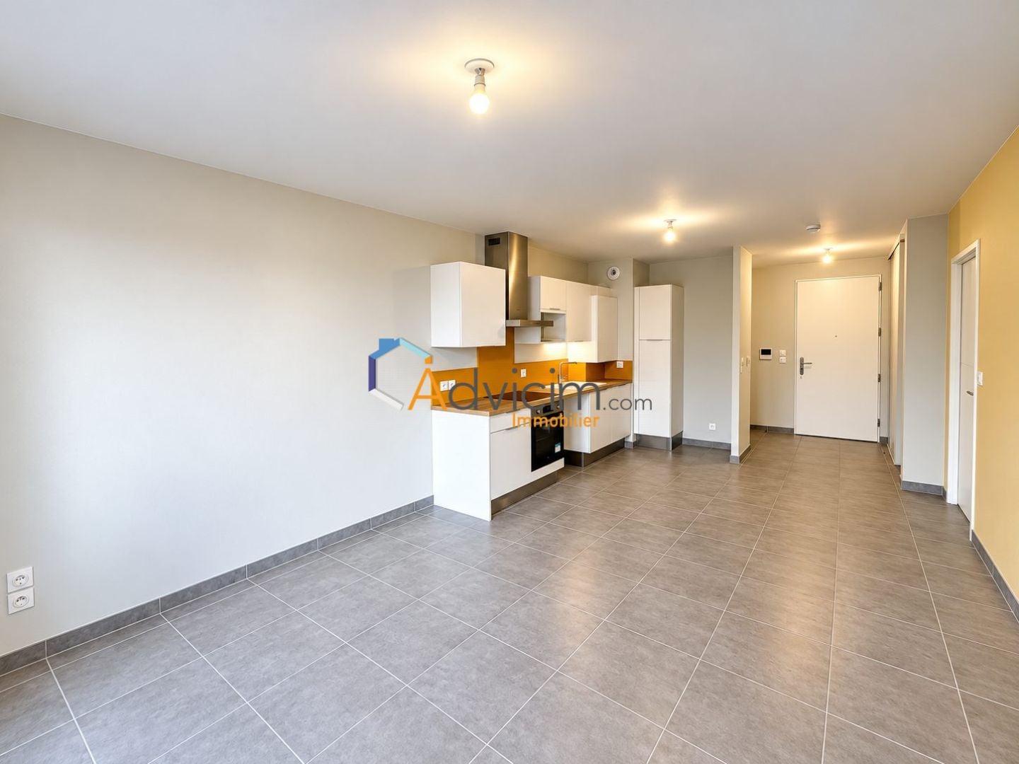 Flat Rue de la Source Saint-Martin in Saran