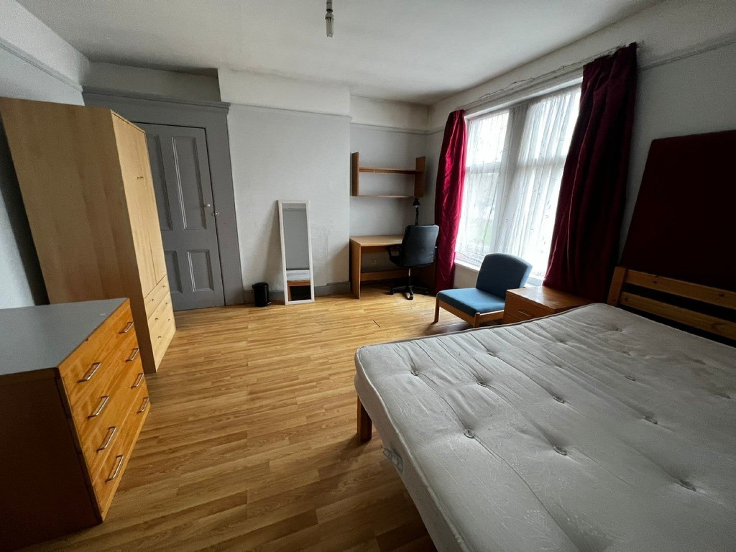 Room Parham Road in Canterbury