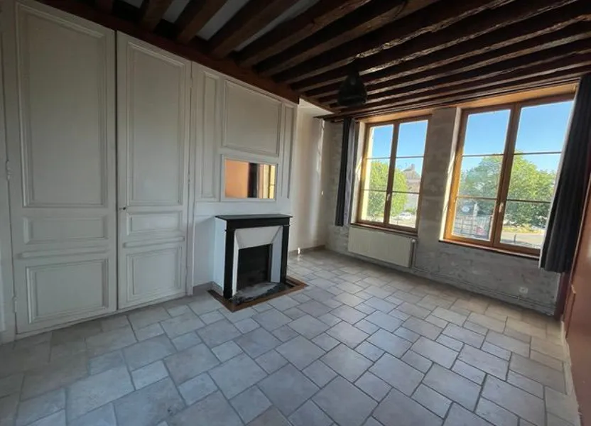 Maison Place de l'Ancien Hôpital à Compiègne